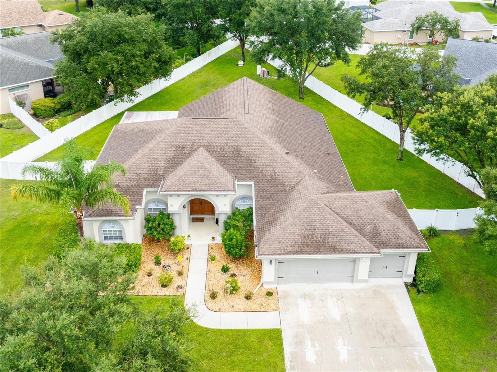 Property Photo:  12407 Creek Edge Drive  FL 33579 