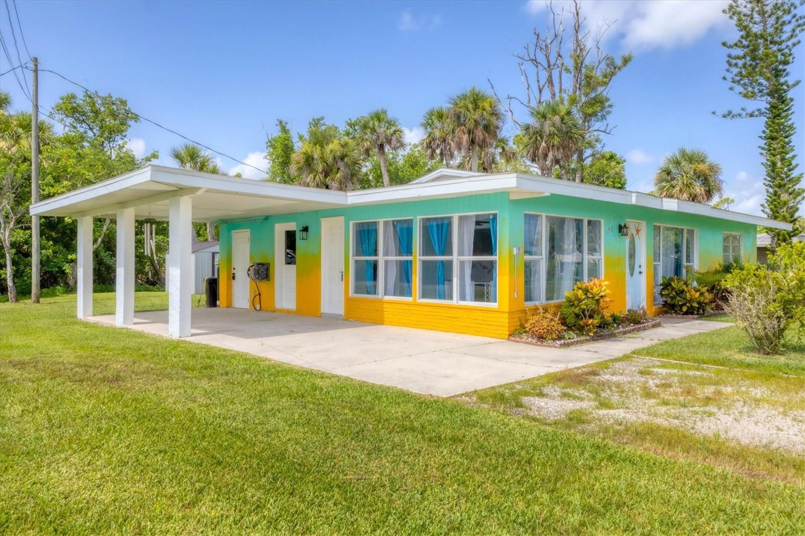 Property Photo: 156 Myakka Drive FL 34293