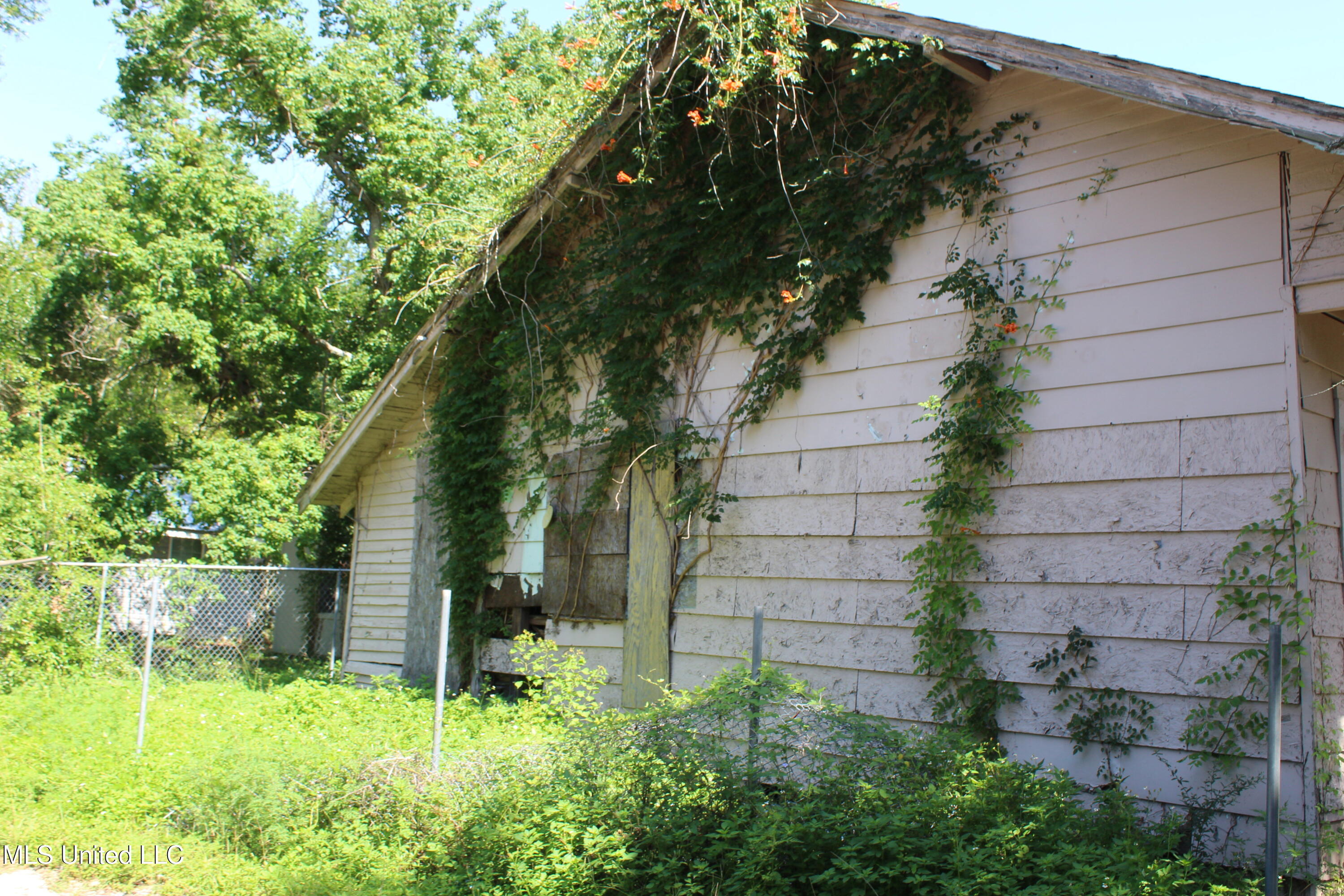 Property Photo:  1313 20th Street  MS 39501 