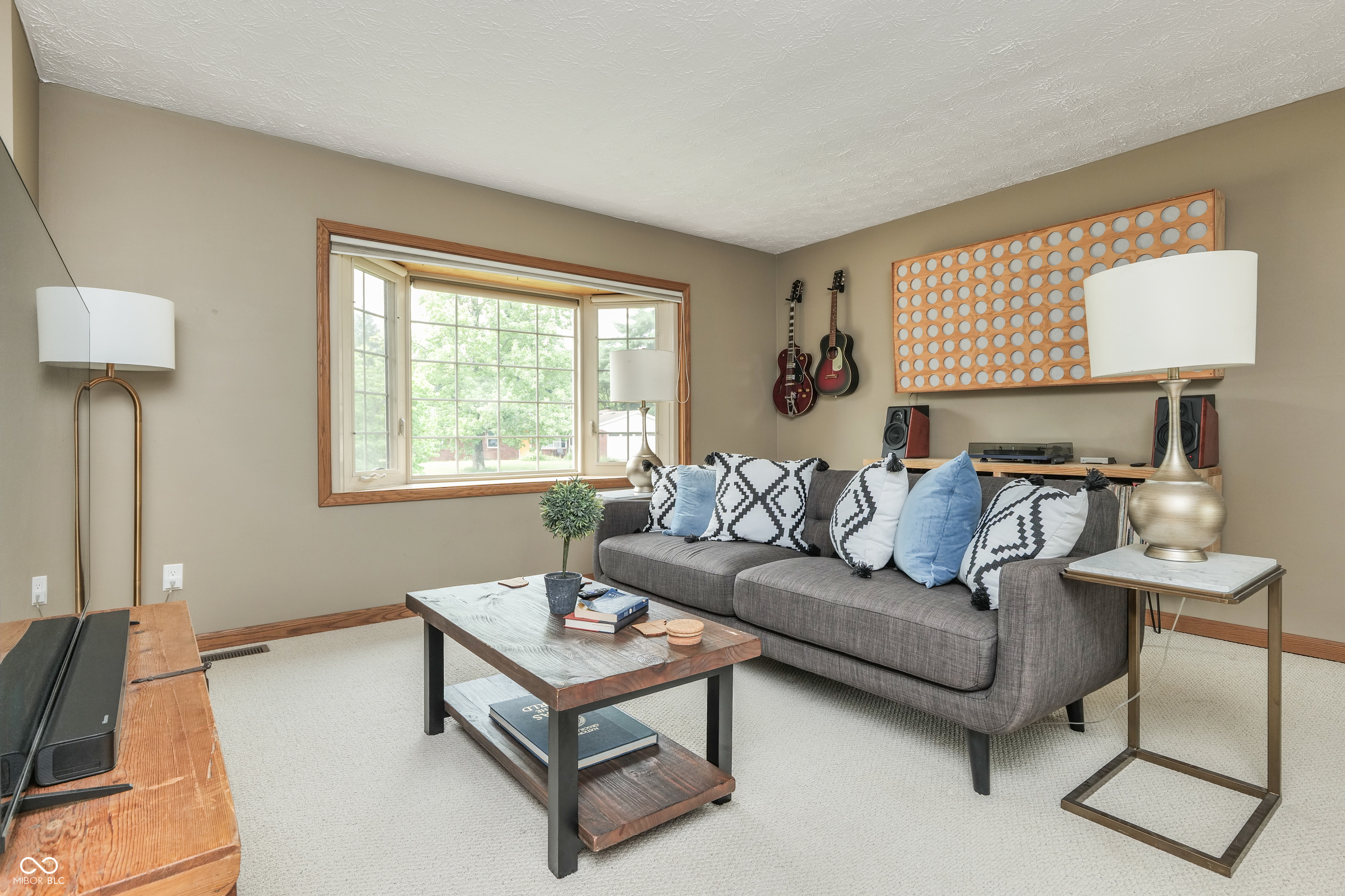 Property Photo: 1519 E Bradshire Street IN 47401