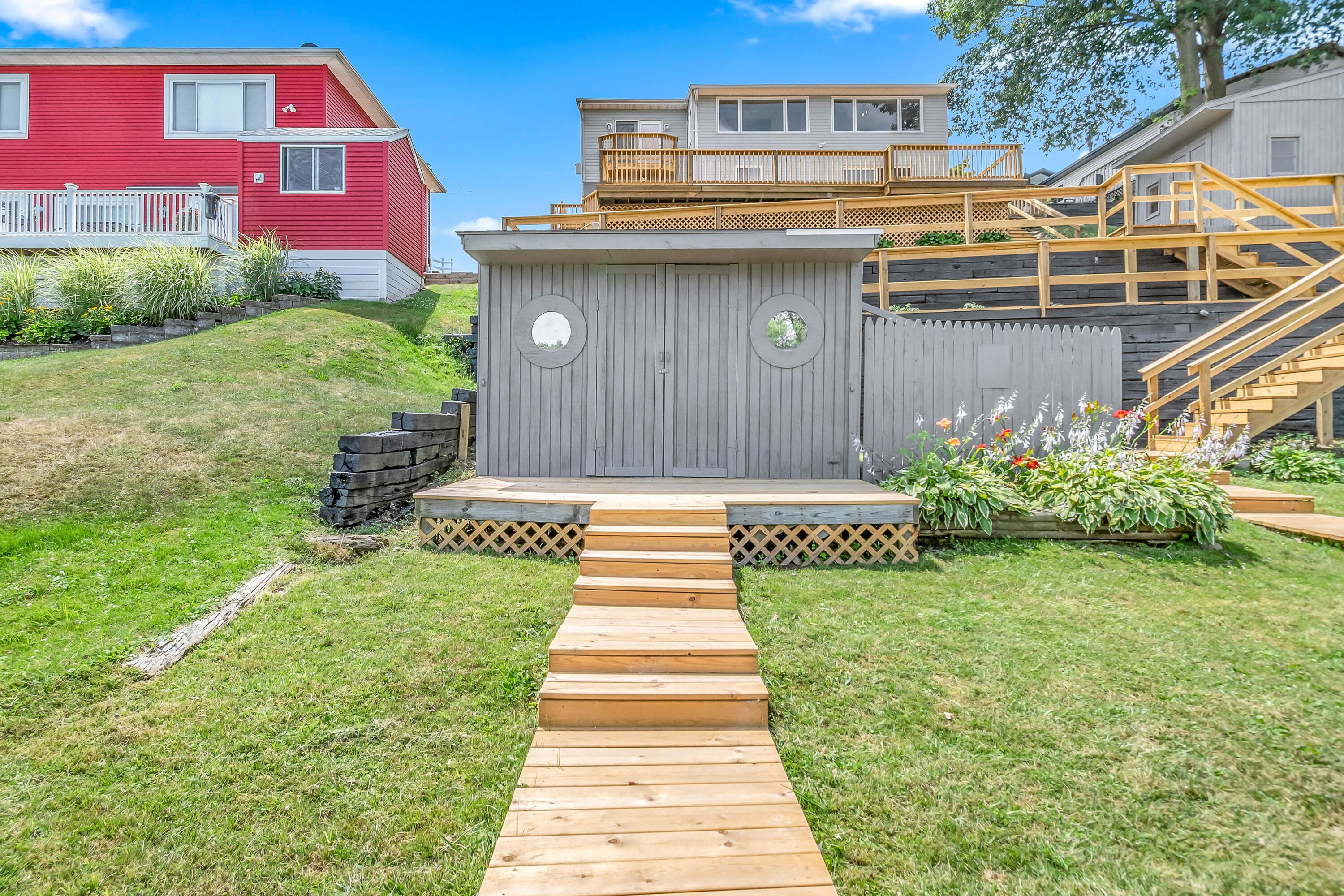 Property Photo:  13854 Emens Drive  MI 49247 