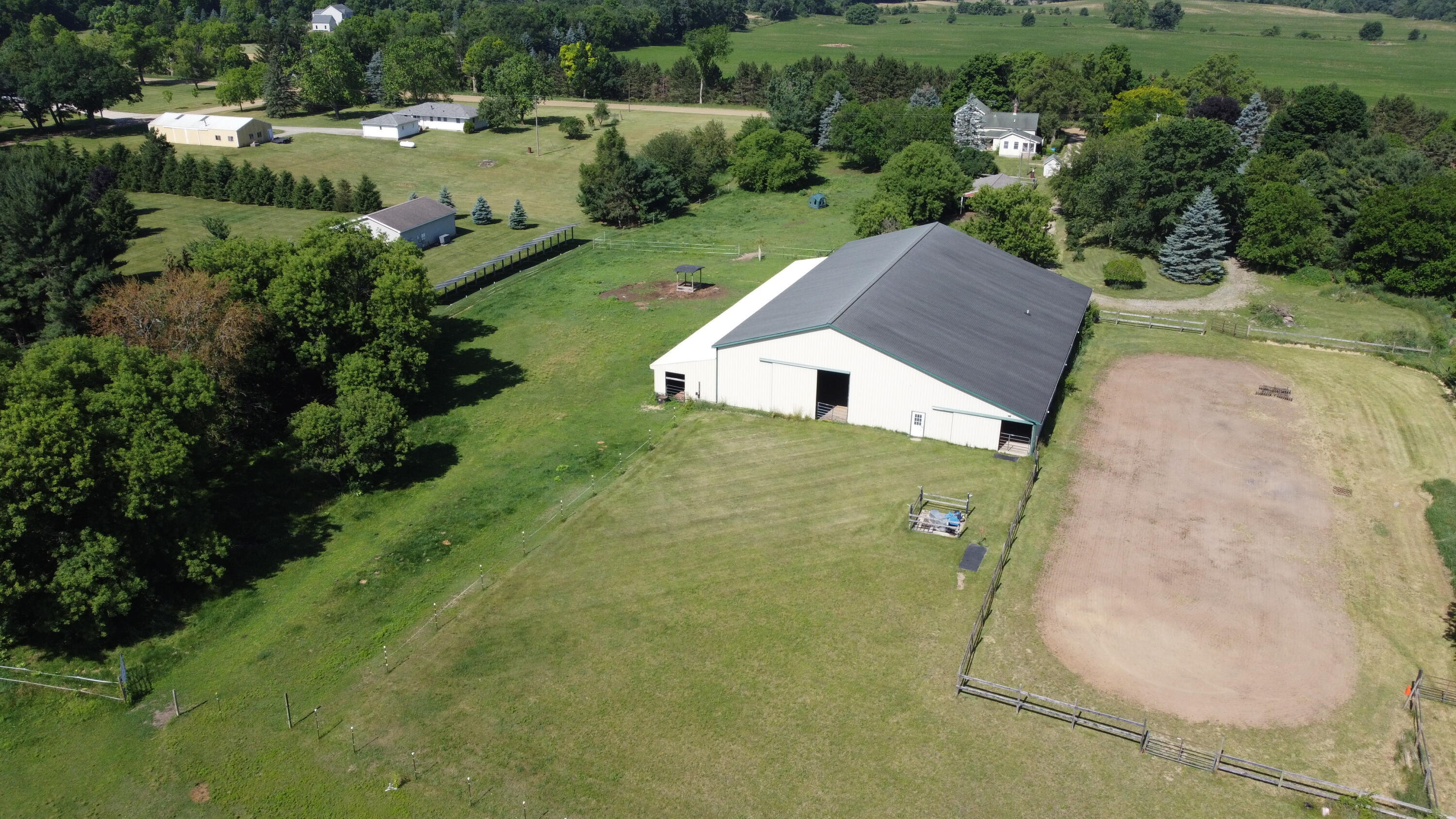 Property Photo: 9923 Sharon Hollow Road MI 48158