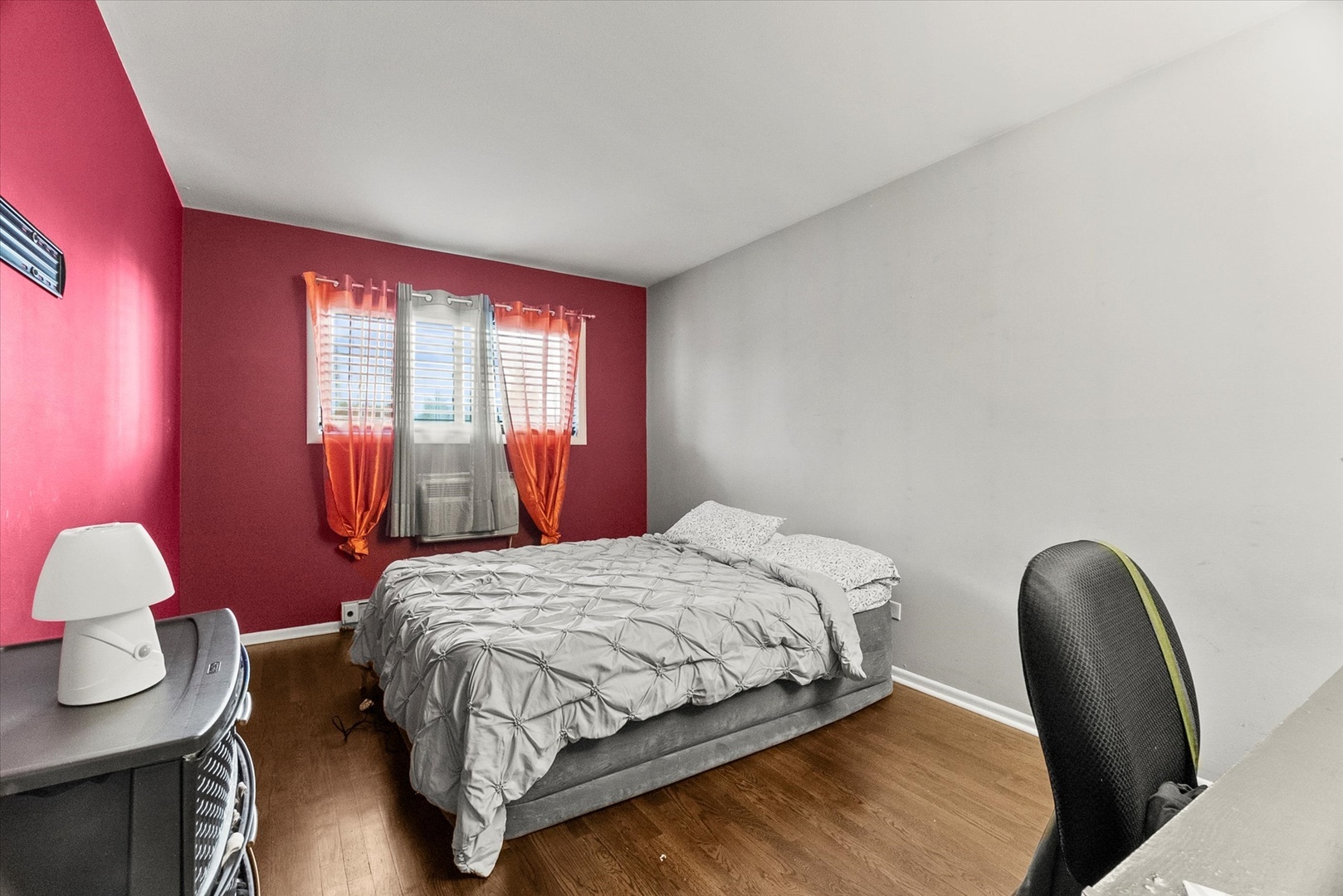 Property Photo: 1S124 Winthrop Lane IL 60181