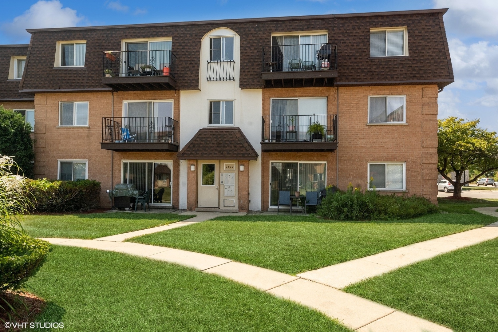 Property Photo:  9470 Bay Colony Drive 2S  IL 60016 