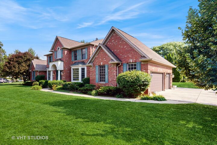 Property Photo:  1527 Lexington Circle  IL 60173 