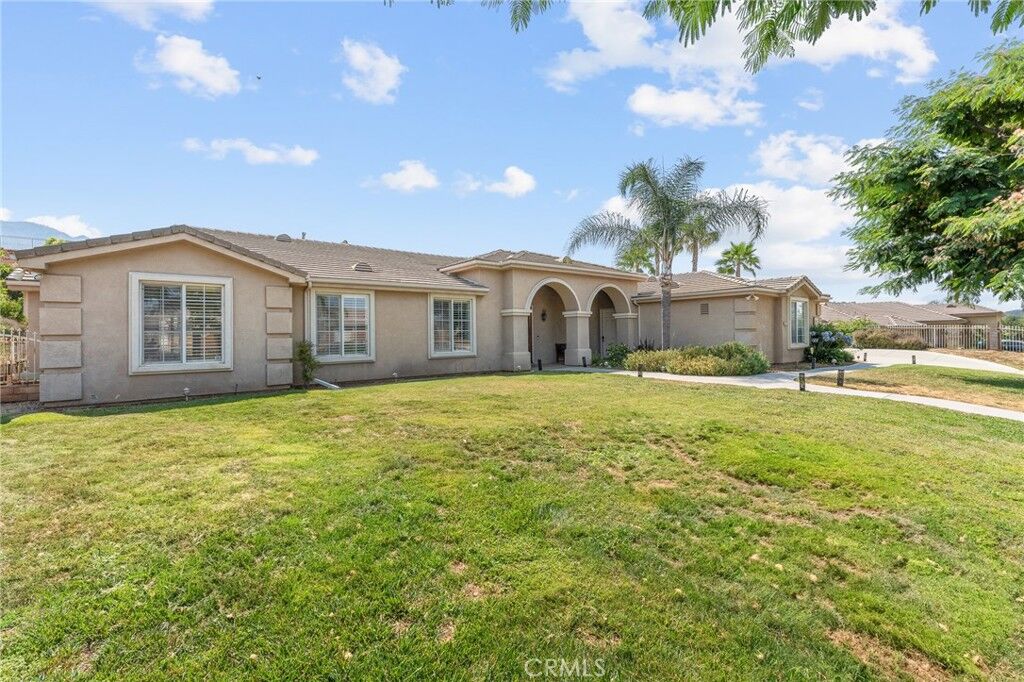 Property Photo:  10927 Deer Valley Road  CA 92399 