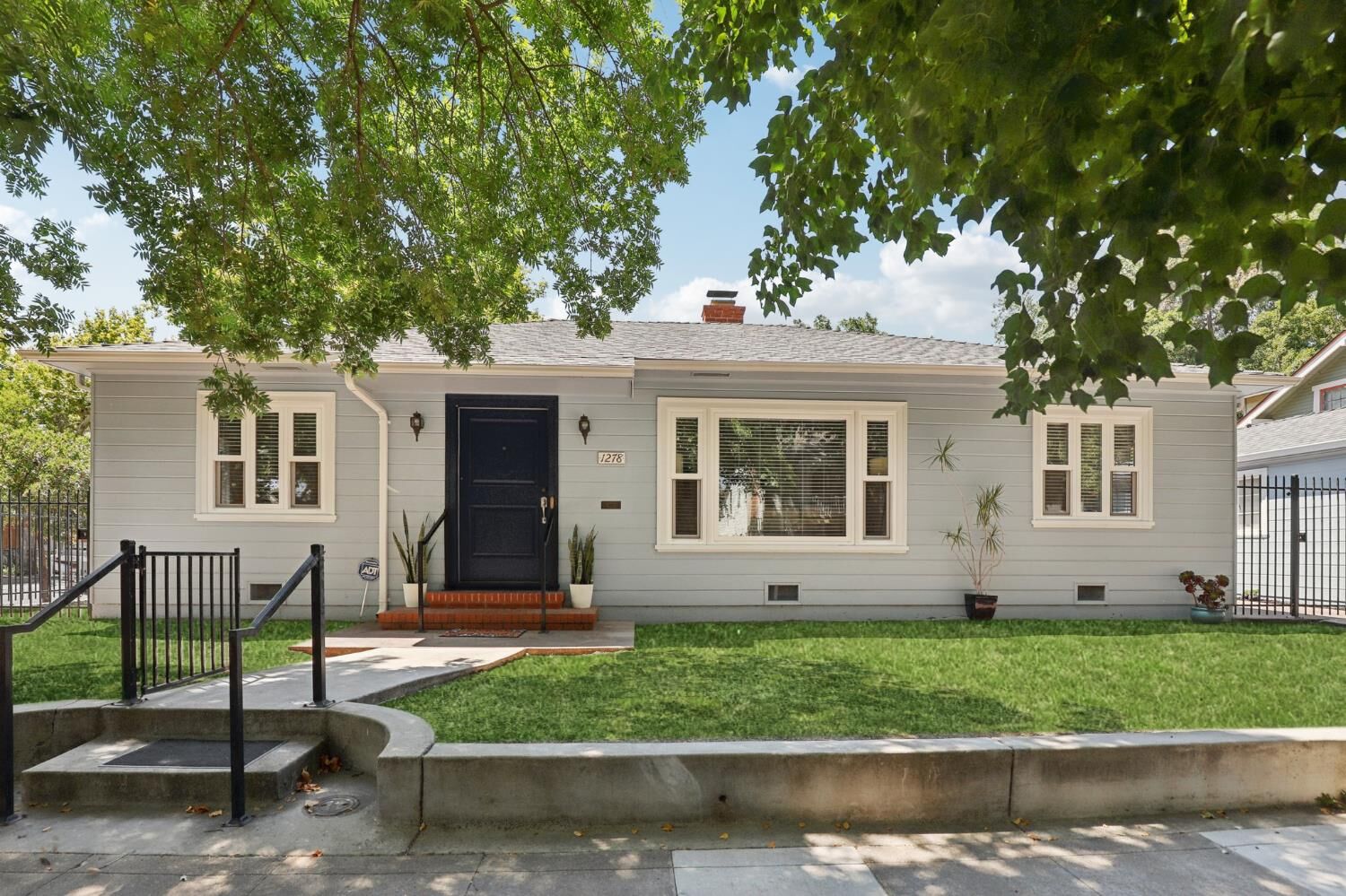 Property Photo:  1278 33rd Street  CA 95816 