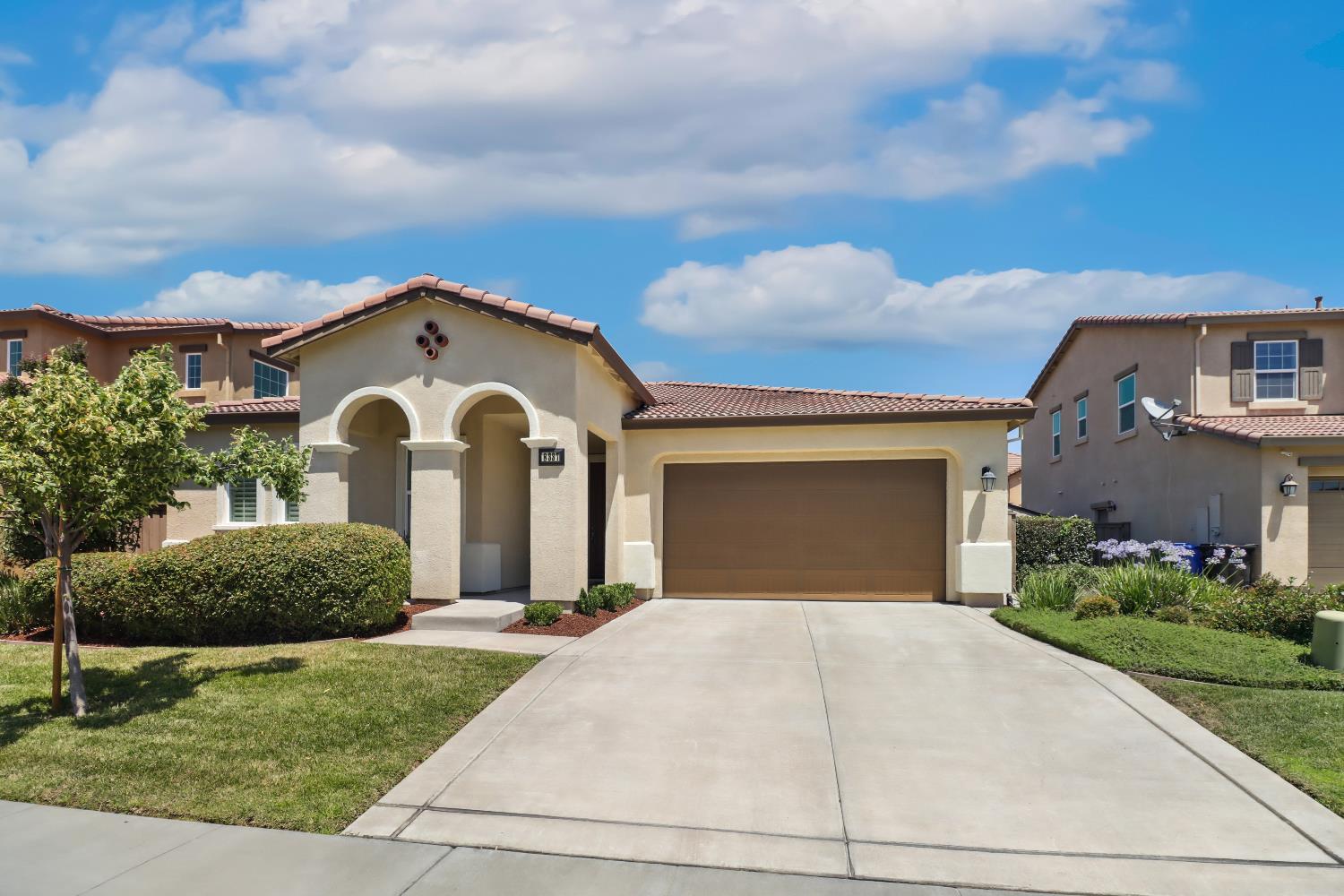 Property Photo: 8337 Columbo Circle CA 95757