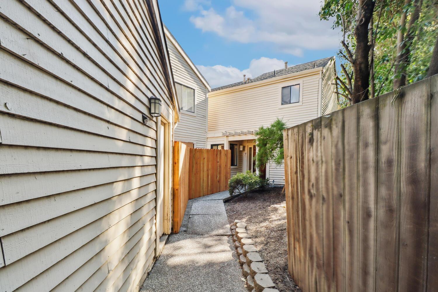 Property Photo:  325 E 8th Street 7  CA 95616 