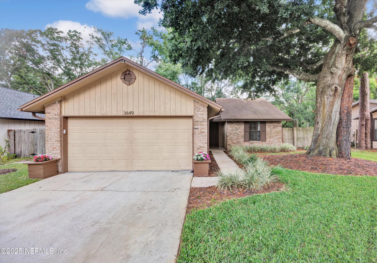 Property Photo: 3649 Lumberjack Way FL 32223