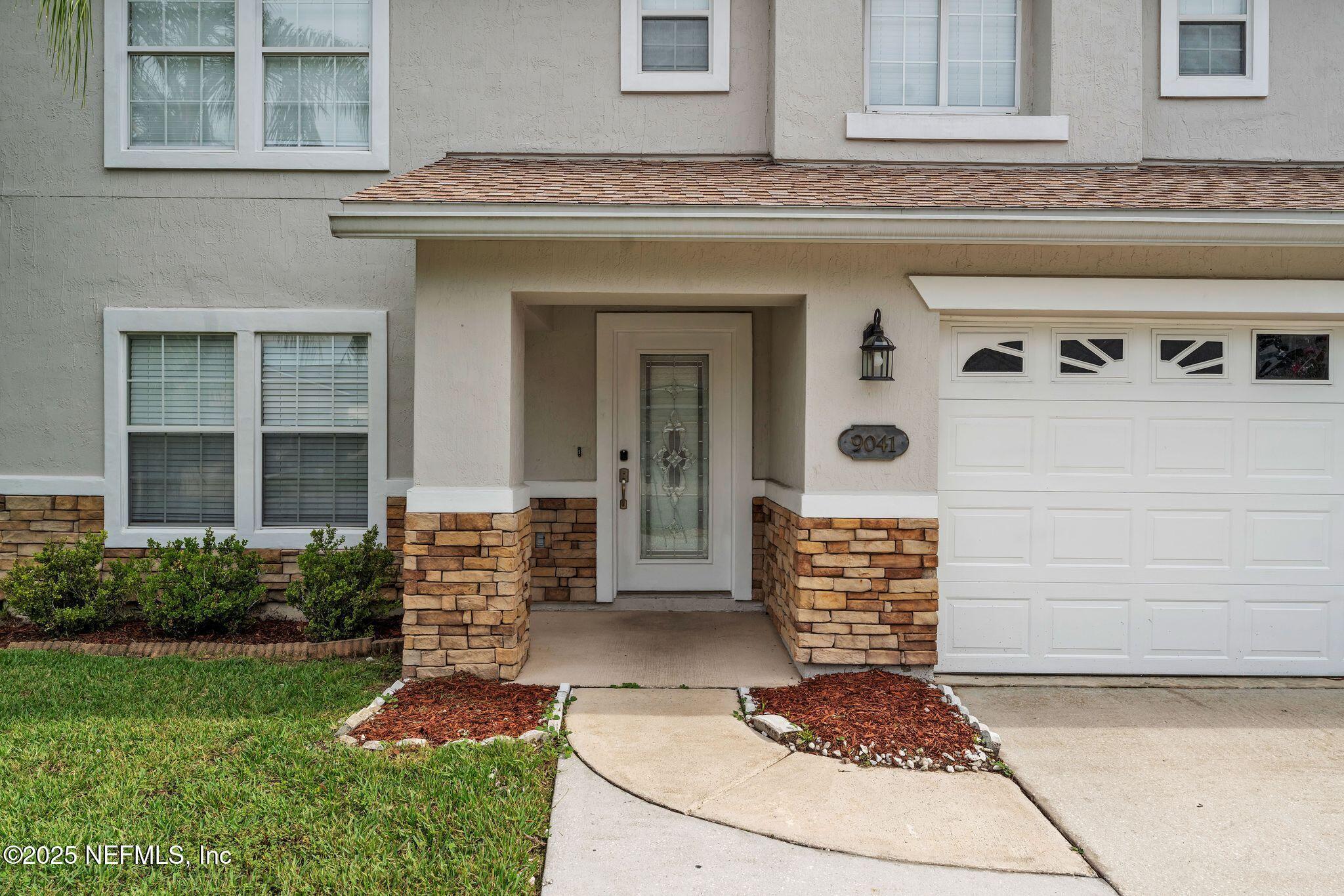 Property Photo: 9041 Redtail Drive FL 32222