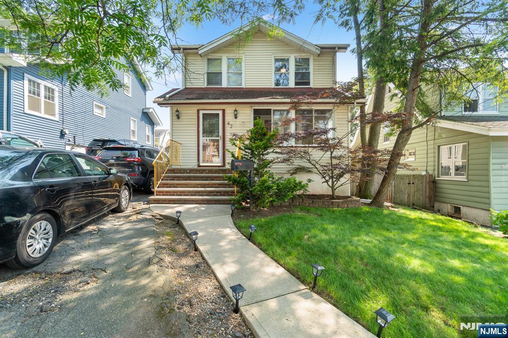 Property Photo:  42 Oakwood Avenue  NJ 07603 
