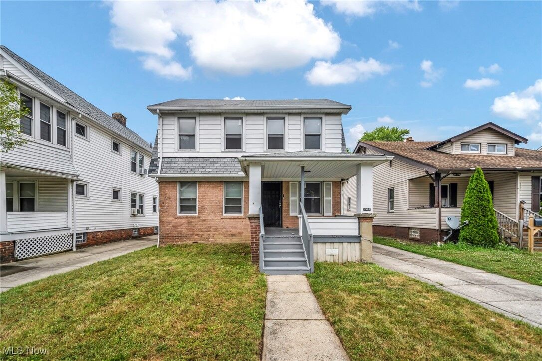 Property Photo: 1561 E 204th Street OH 44117