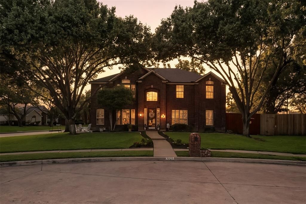 Property Photo: 2001 Marlow Court TX 75028