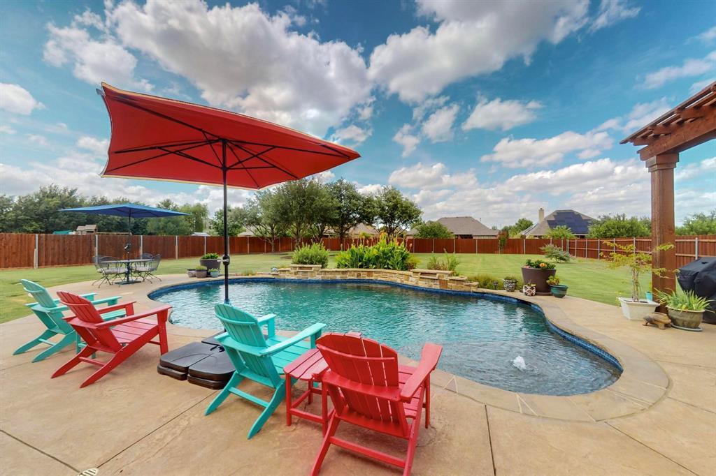 Property Photo: 1240 Whisper Willows Drive TX 76052