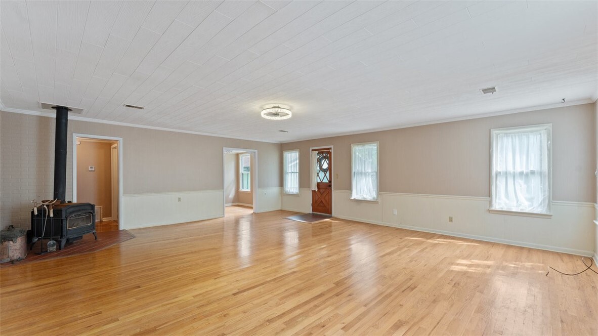 Property Photo:  110 Wall Street  AR 72632 