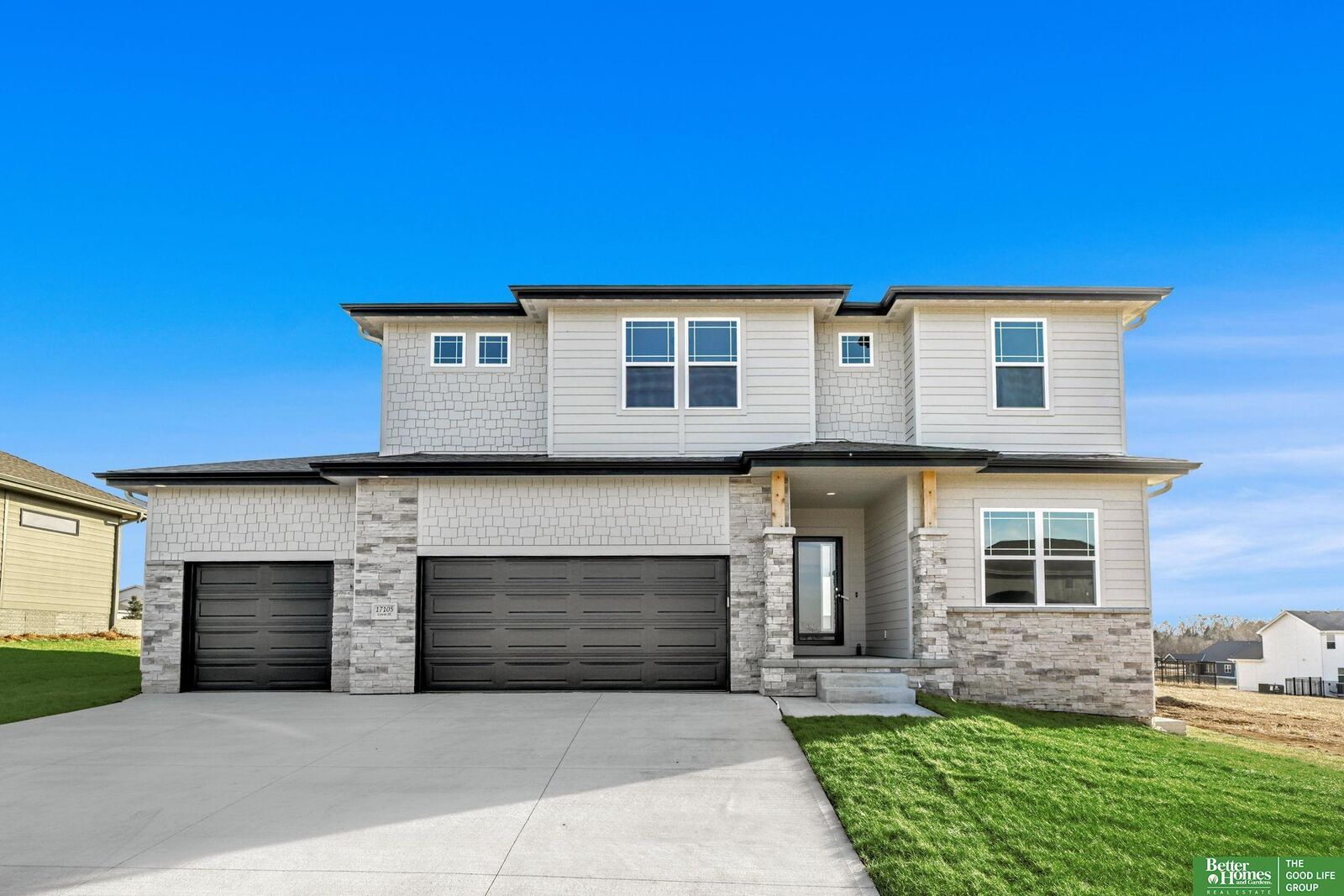 Property Photo: 17105 Cora Street NE 68007