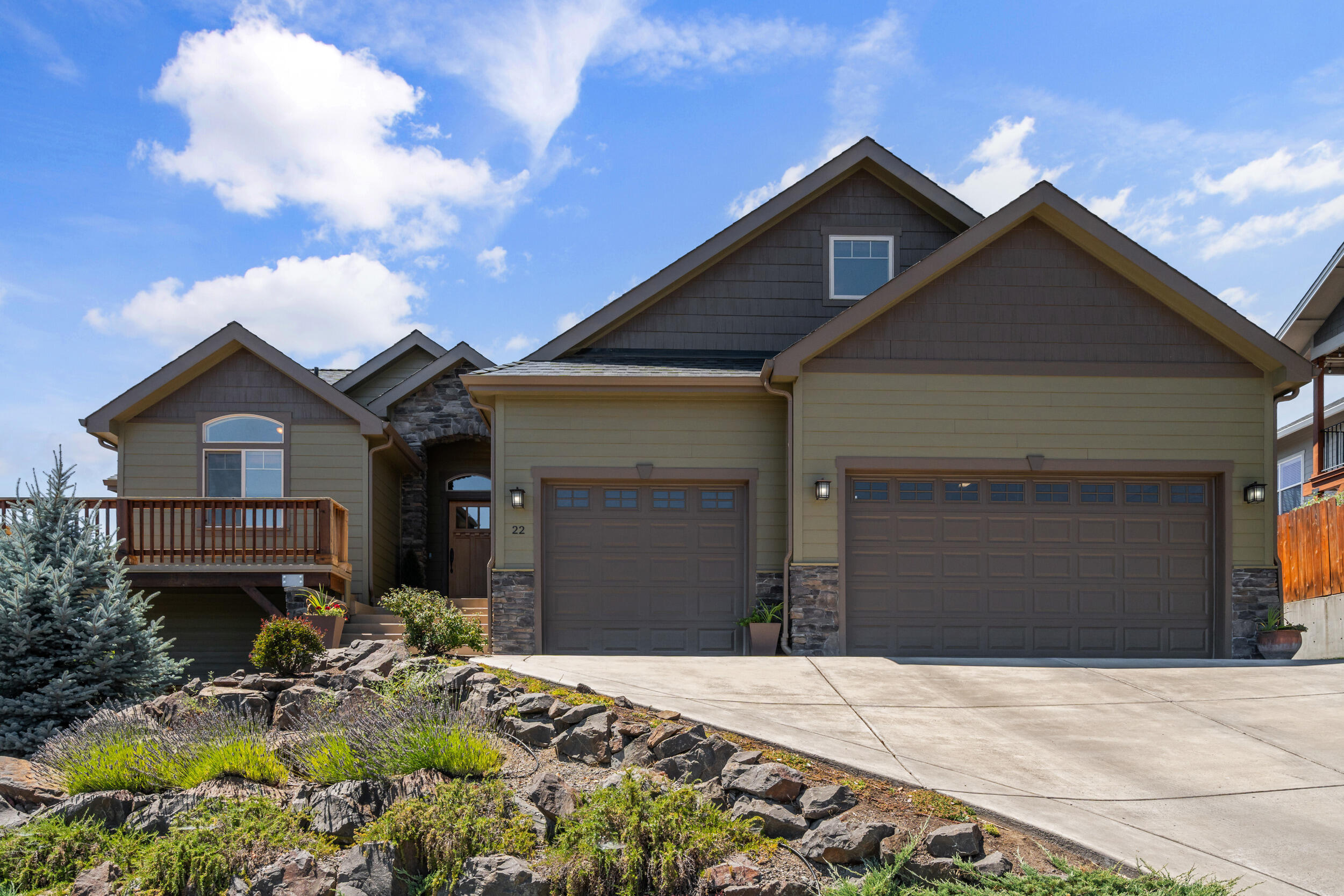 22 Terra Linda Court  Eagle Point OR 97524 photo