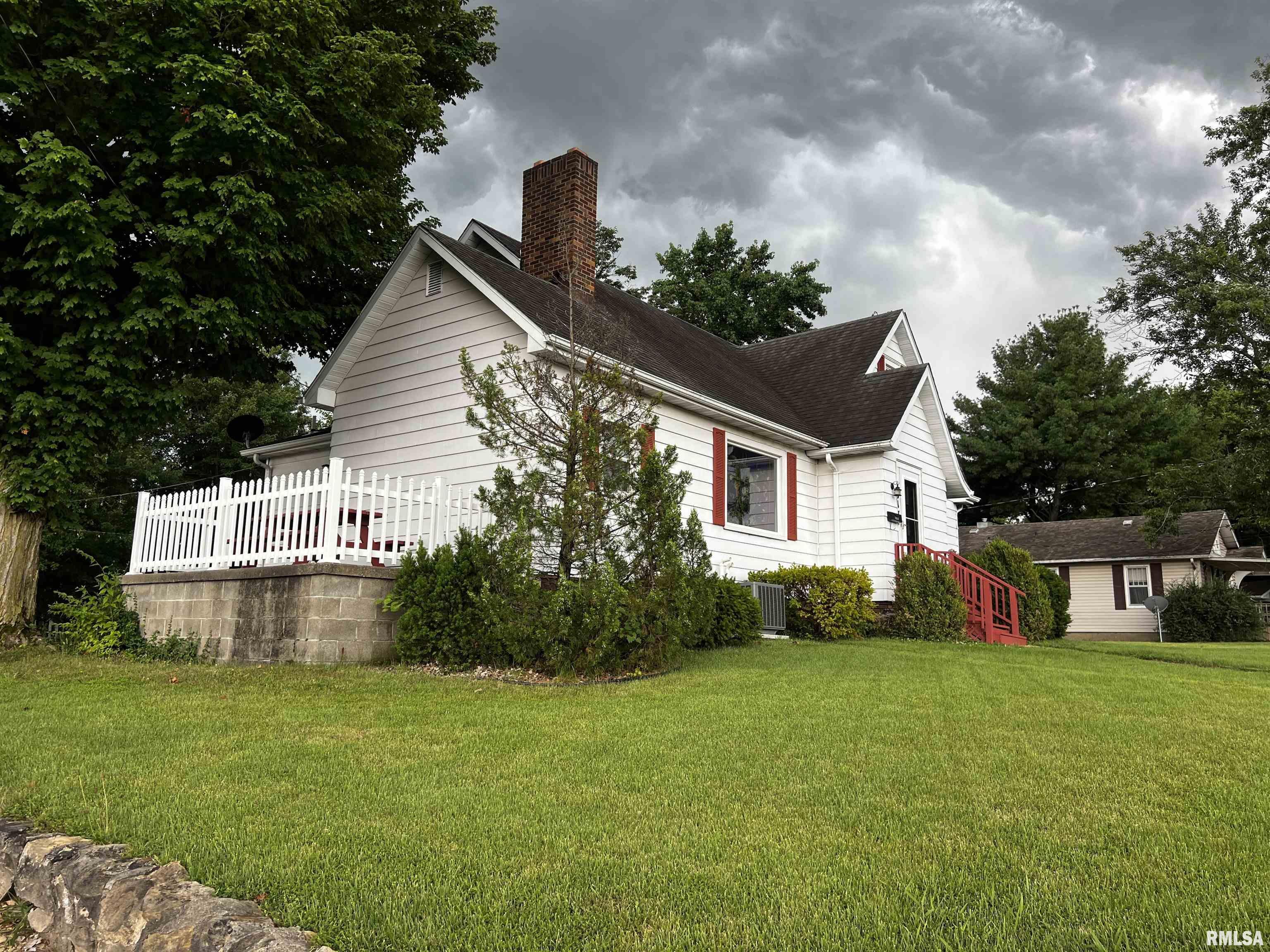 Property Photo: 1617 Oakland Avenue IL 62864