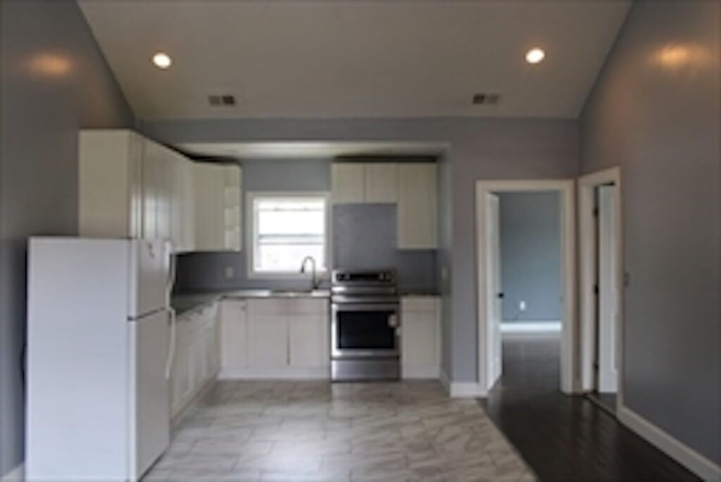 Property Photo: 211 Green St 2 MA 02301