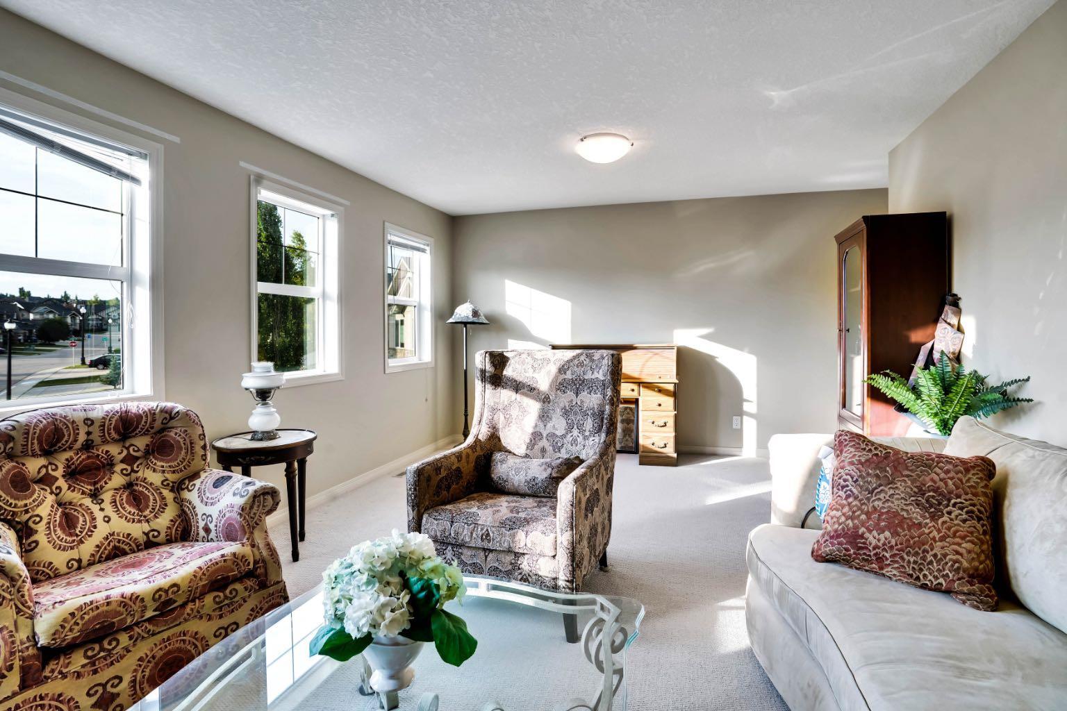 Property Photo:  28 Elmont Mews SW  AB T3H 0L8 