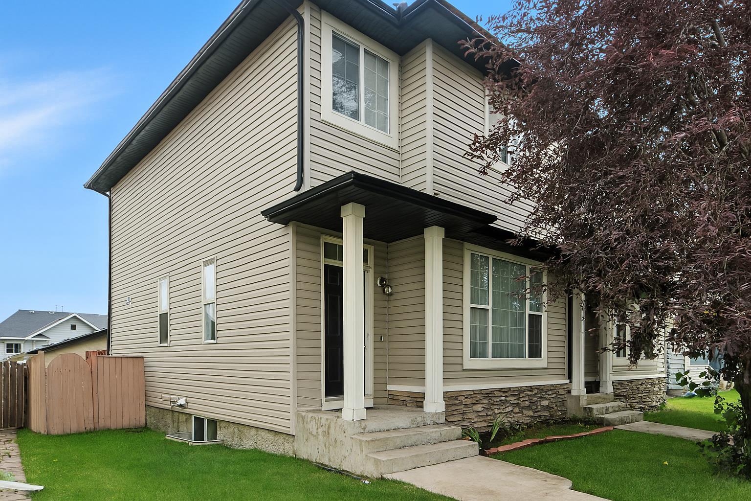 Property Photo:  47 Covemeadow Close NE  AB T3G 6B2 