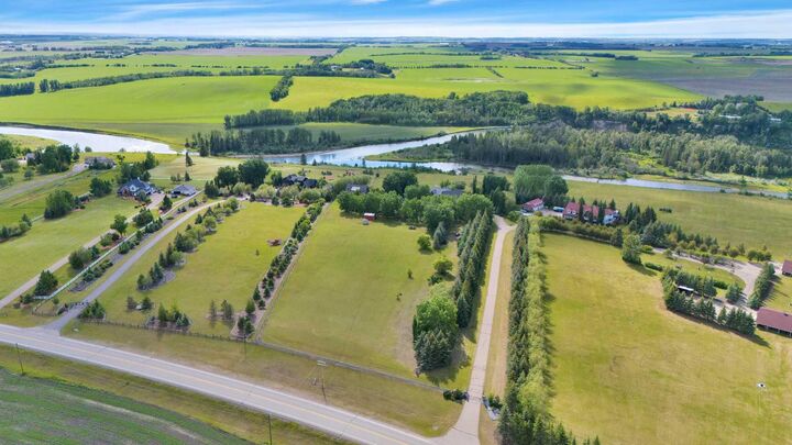 Property Photo: 37252 C&E Trail 10 AB T4N 5E4