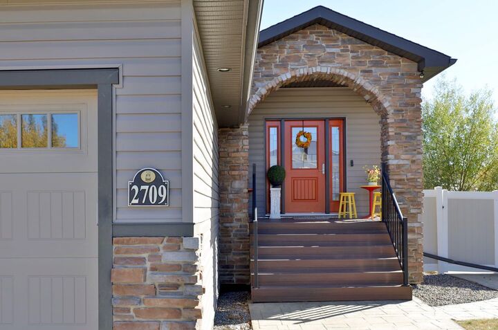 Property Photo: 2709 59 Street Close AB T4V 1P8