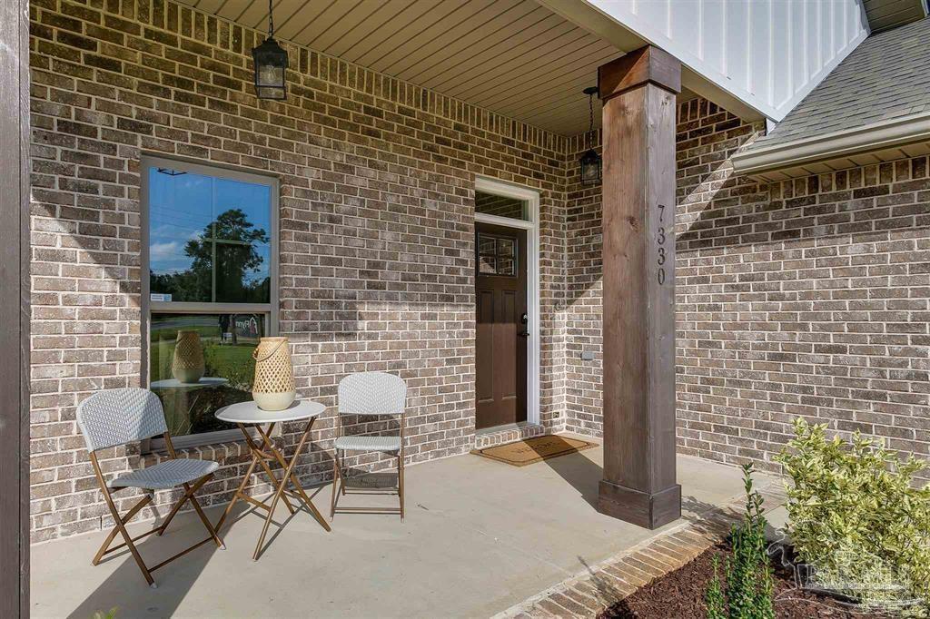 Property Photo: 6526 Flintwood Dr FL 32566