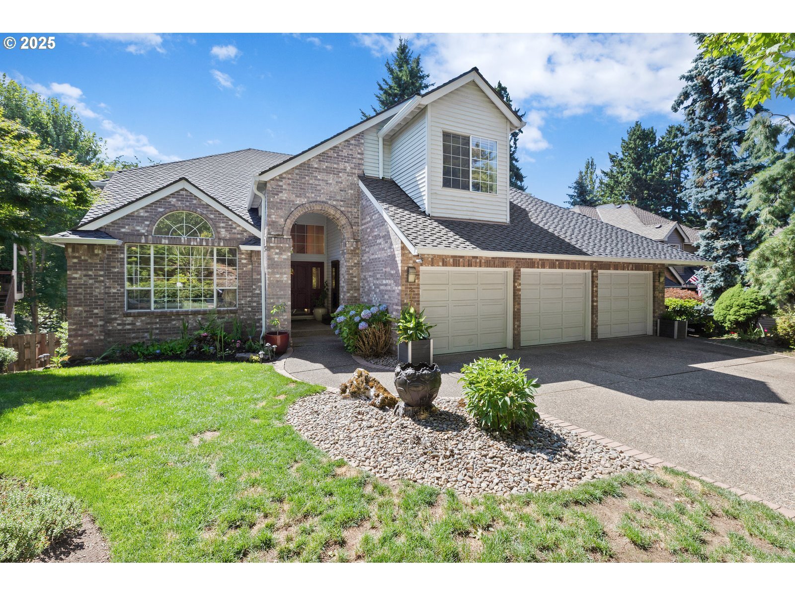 Property Photo: 21775 SW Hedges Dr OR 97062
