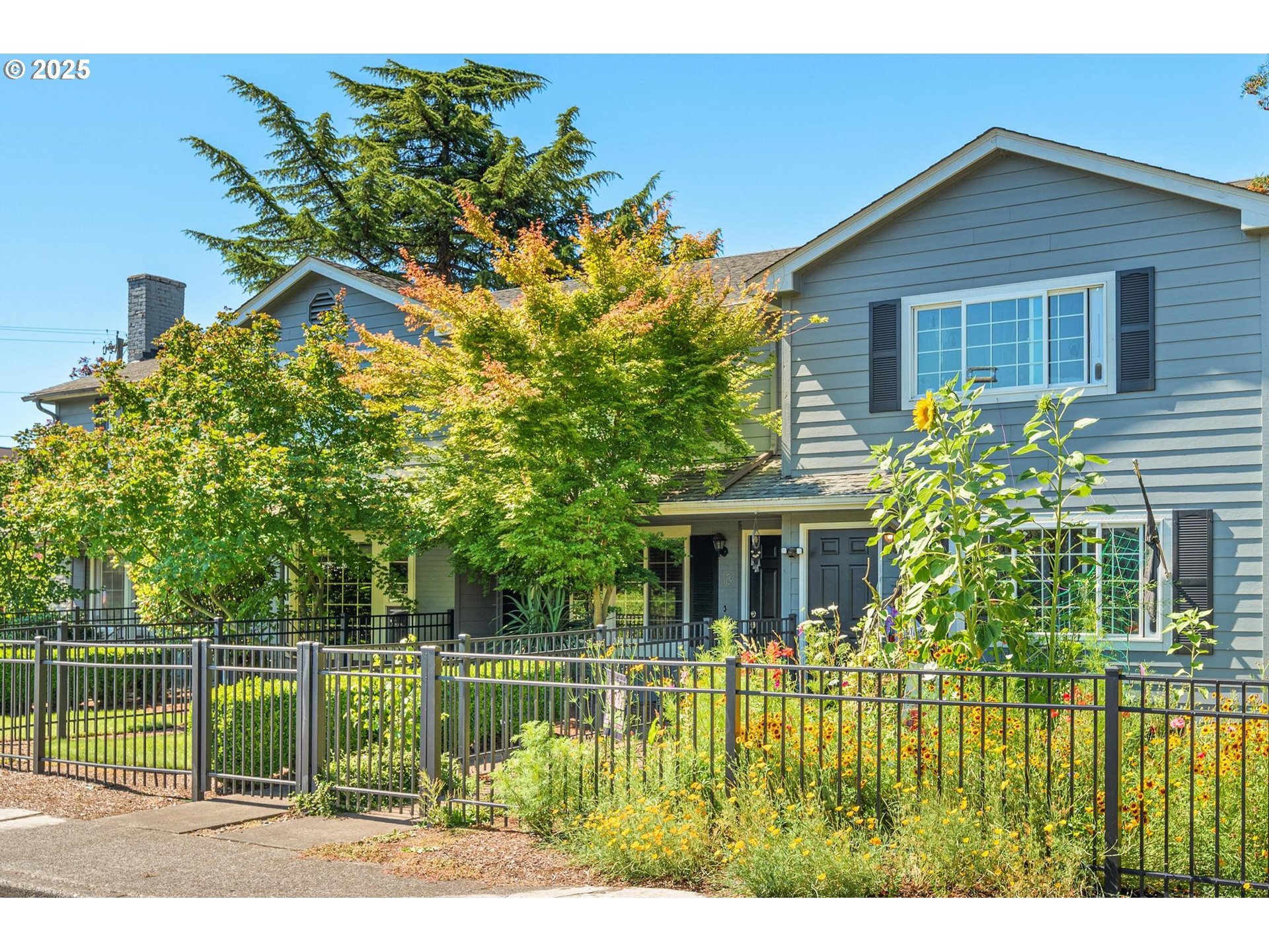 Property Photo:  1265 NW Trail Ave 13  OR 97229 