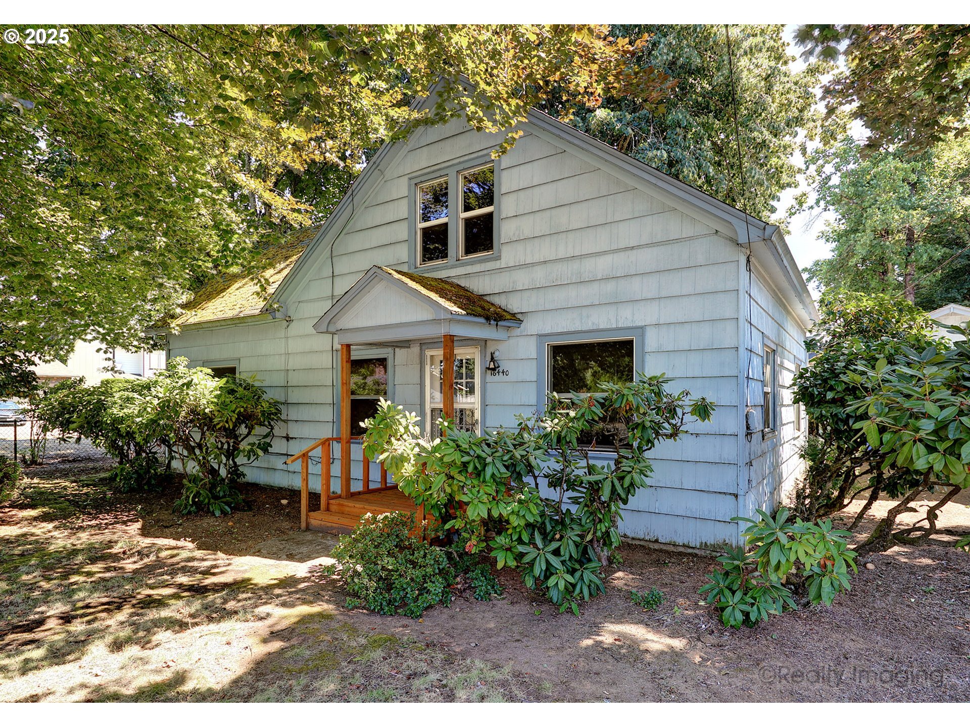 Property Photo: 16440 SE Main St OR 97233