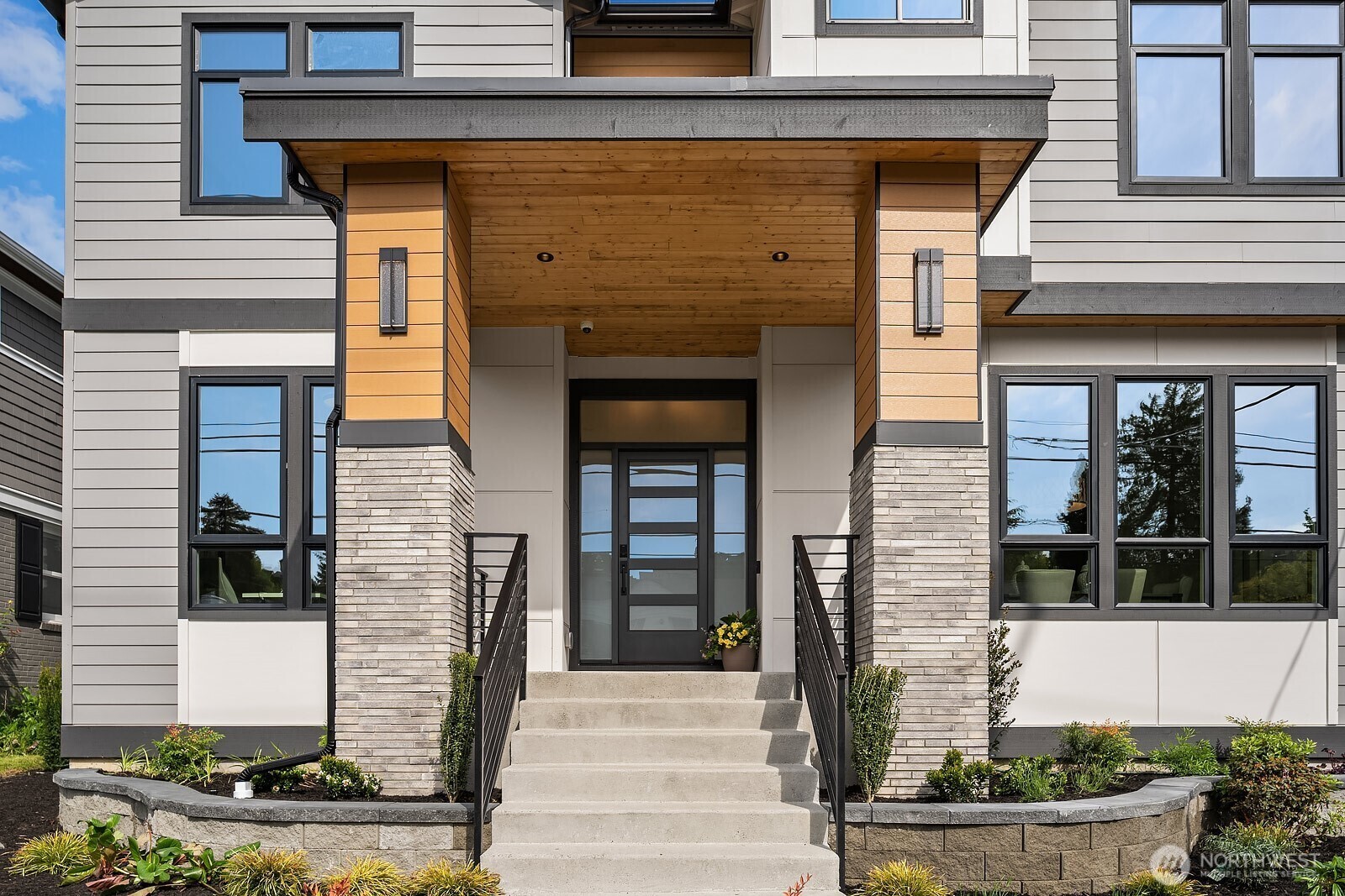 Property Photo:  2526  35th Avenue W  WA 98199 