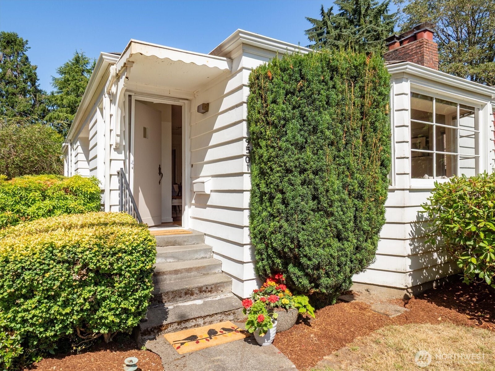Property Photo:  9501  27th Avenue NW  WA 98117 