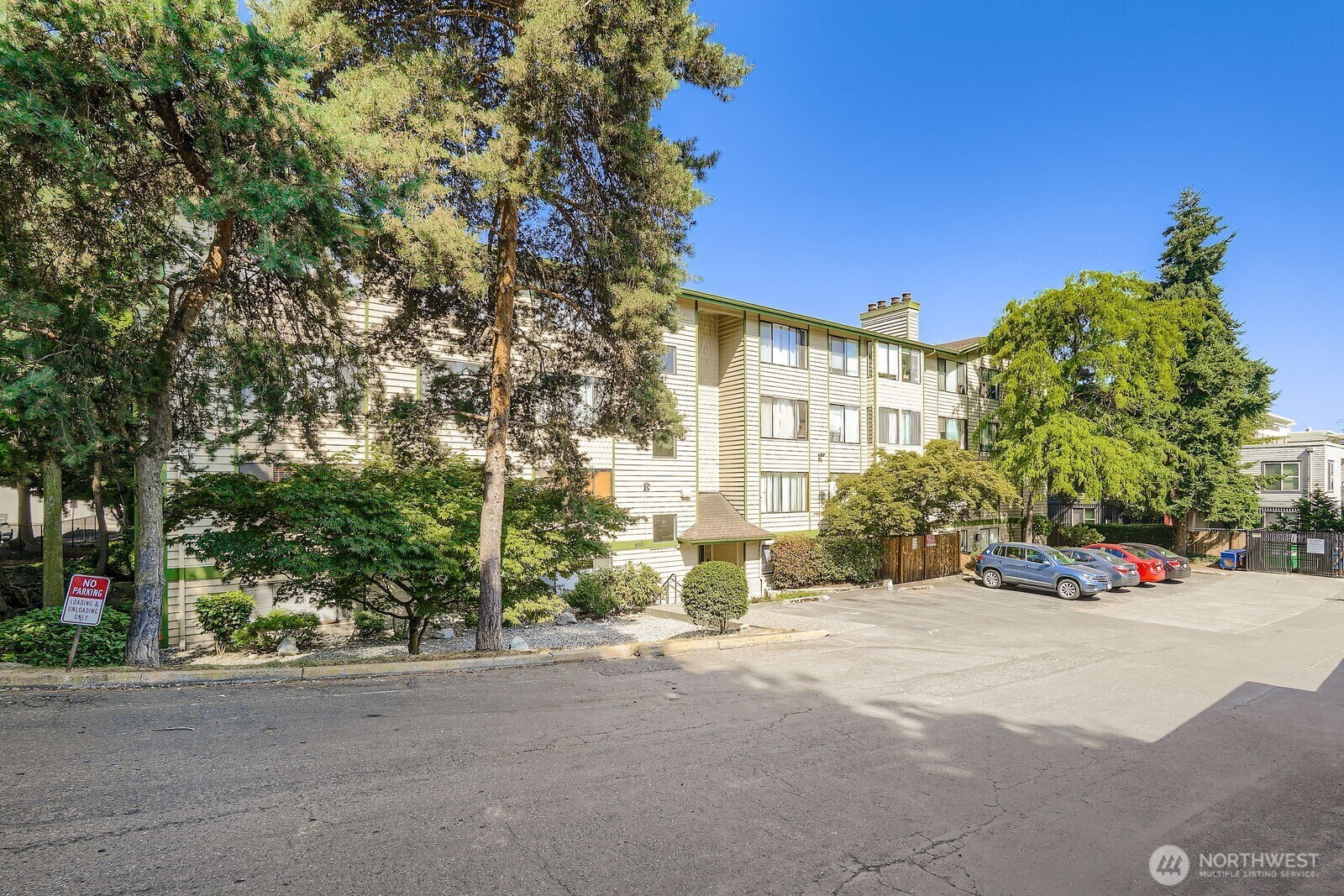 Property Photo: 9512 1st Avenue NE 110 WA 98115