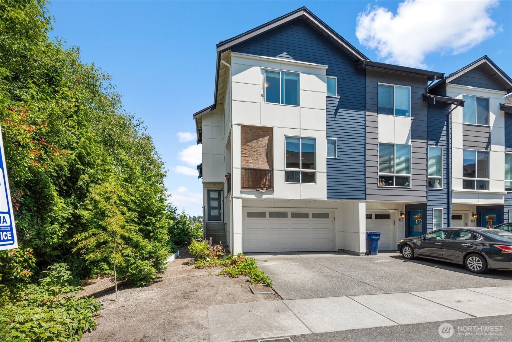Property Photo:  14715  Admiralty Way B1  WA 98087 