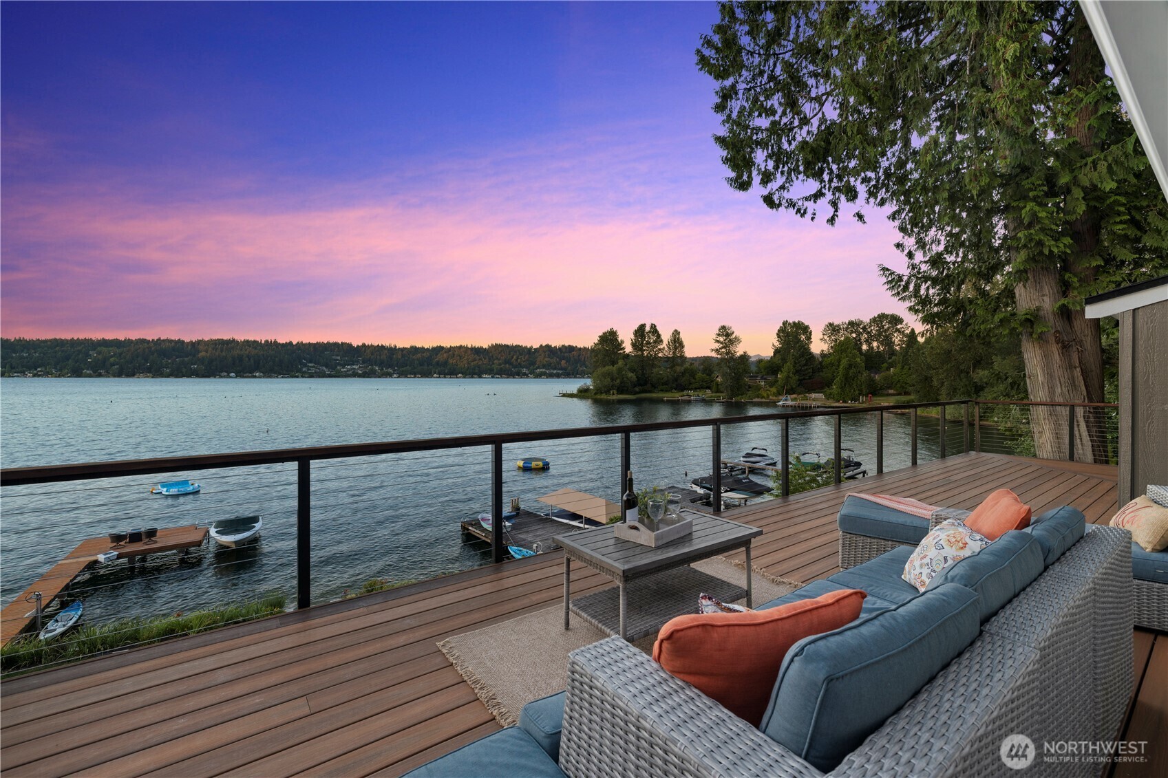 Property Photo: 18176 SE 41st Place WA 98027
