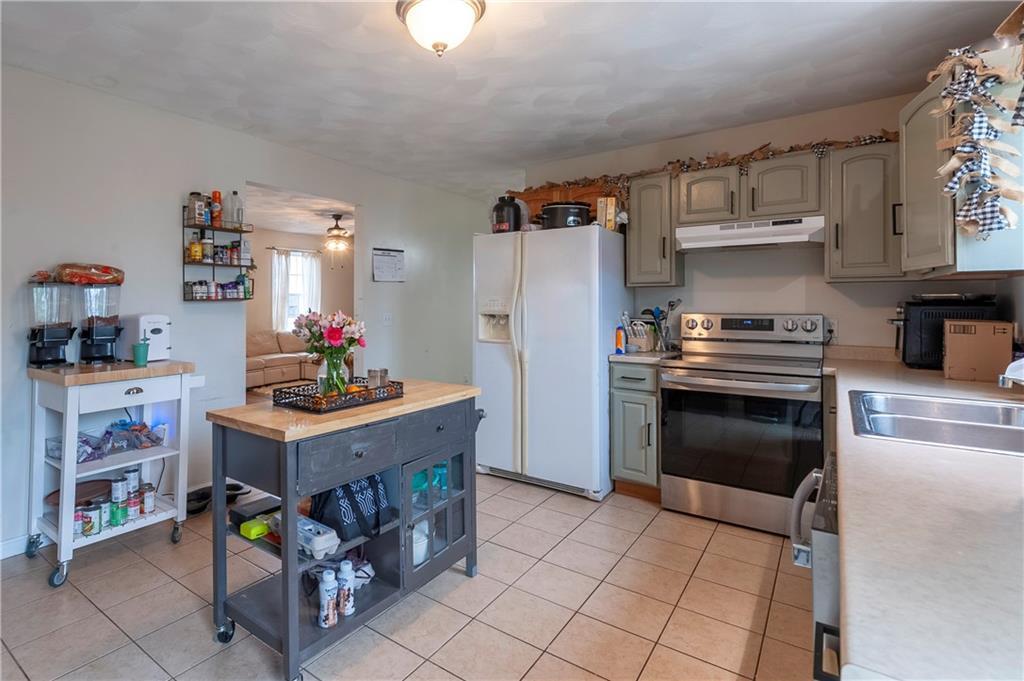 Property Photo:  40 Carpenter Street  RI 02864 