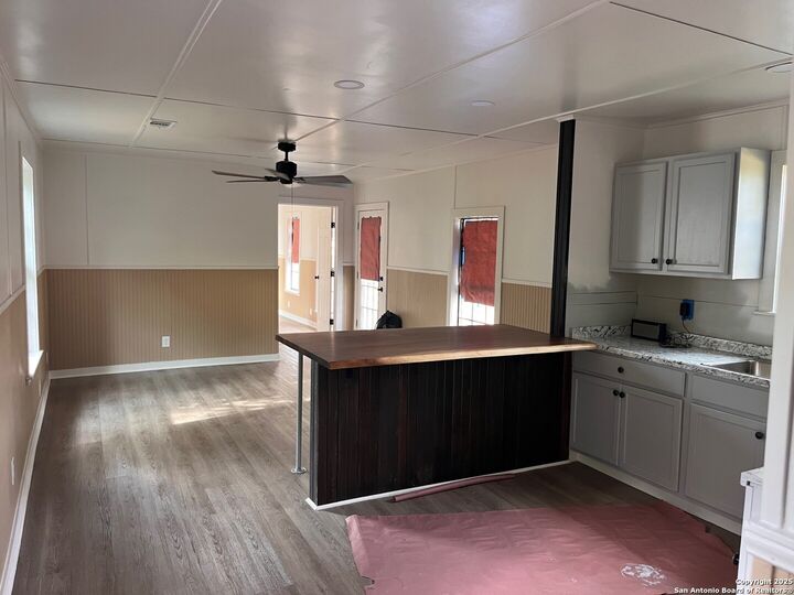 Property Photo: 1510 12th TX 78861