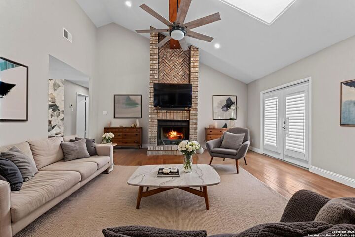 29735 Saddleback  Boerne TX 78015 photo