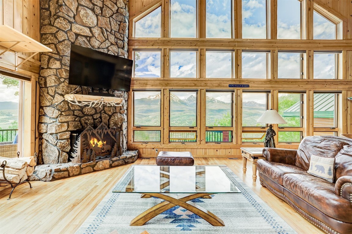 Property Photo:  801 Lakeview Circle  CO 80498 
