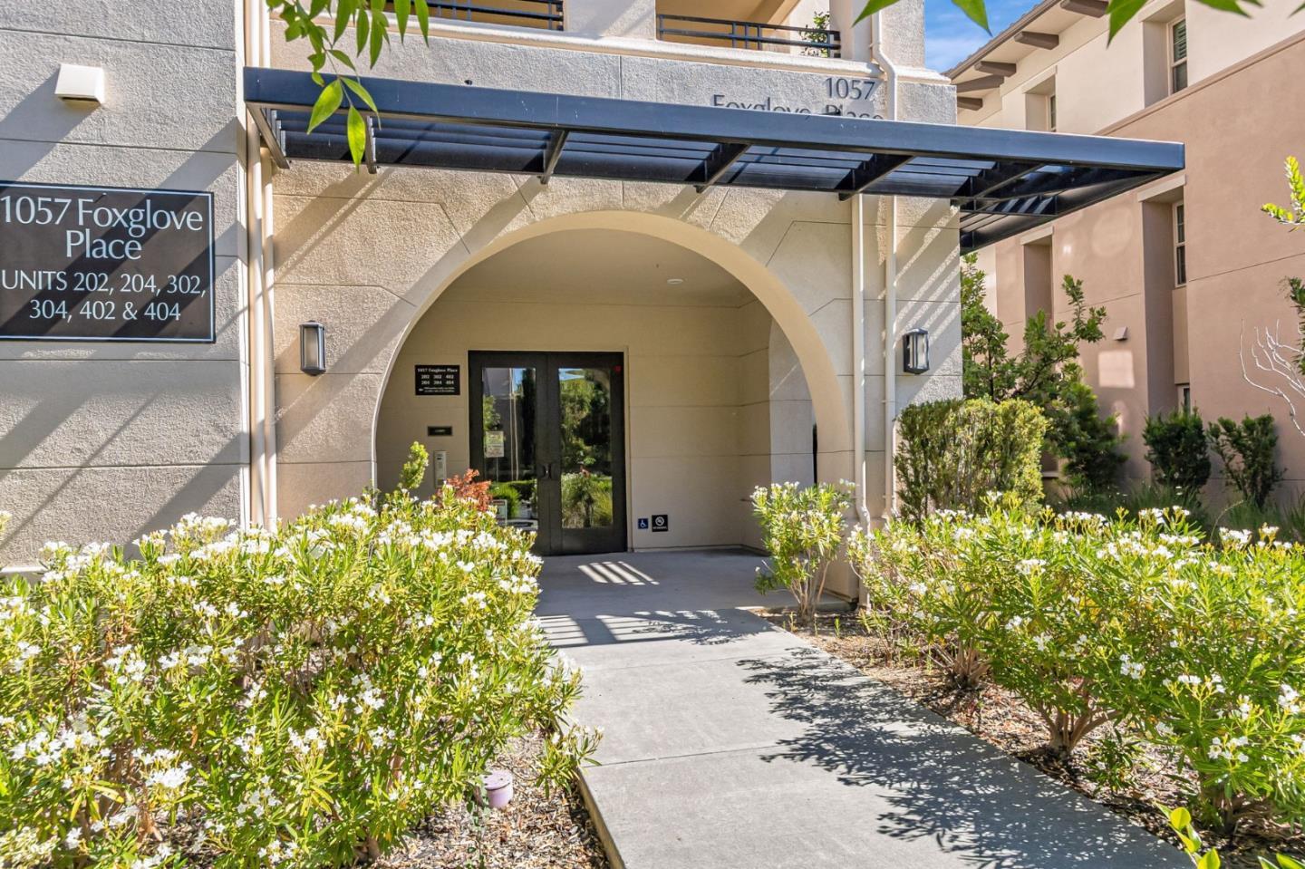 1057 Foxglove Place 202  San Jose CA 95131 photo