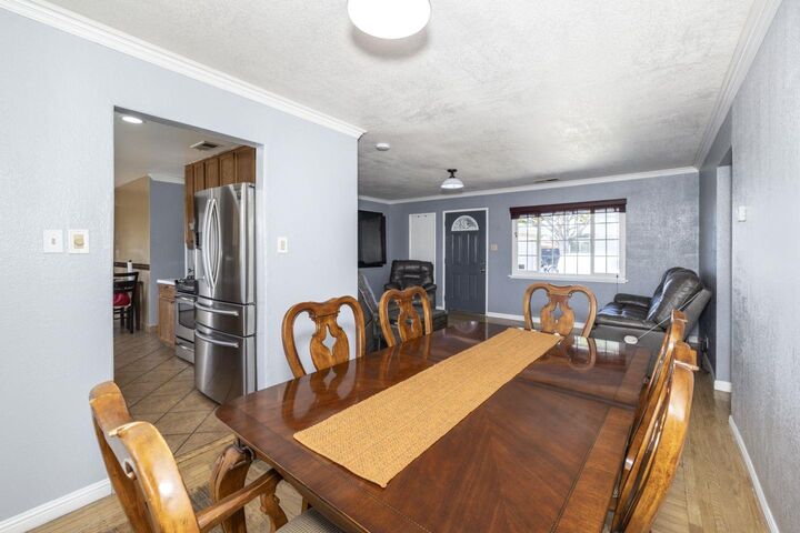 Property Photo: 27906 Thackeray Avenue CA 94544