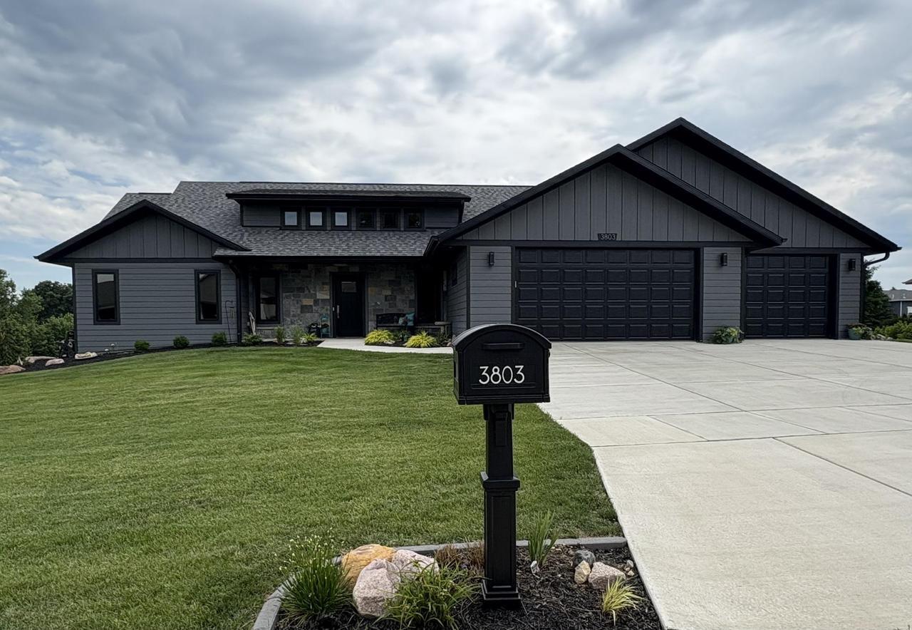 Property Photo:  3803 Falcon Ridge Drive  WI 53548 