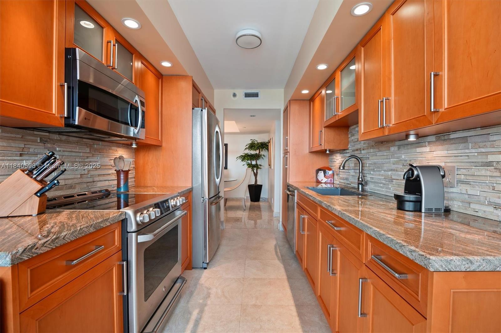 Property Photo: 3640 Yacht Club Dr 1108 FL 33180