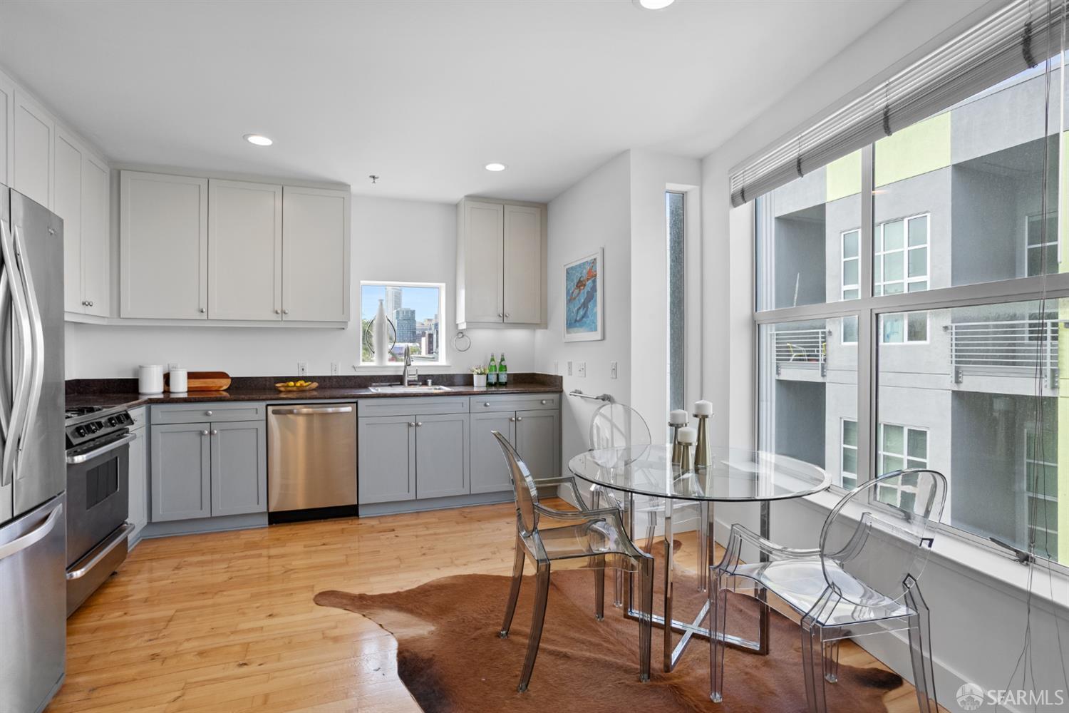 Property Photo:  128 Morris Street 15  CA 94107 