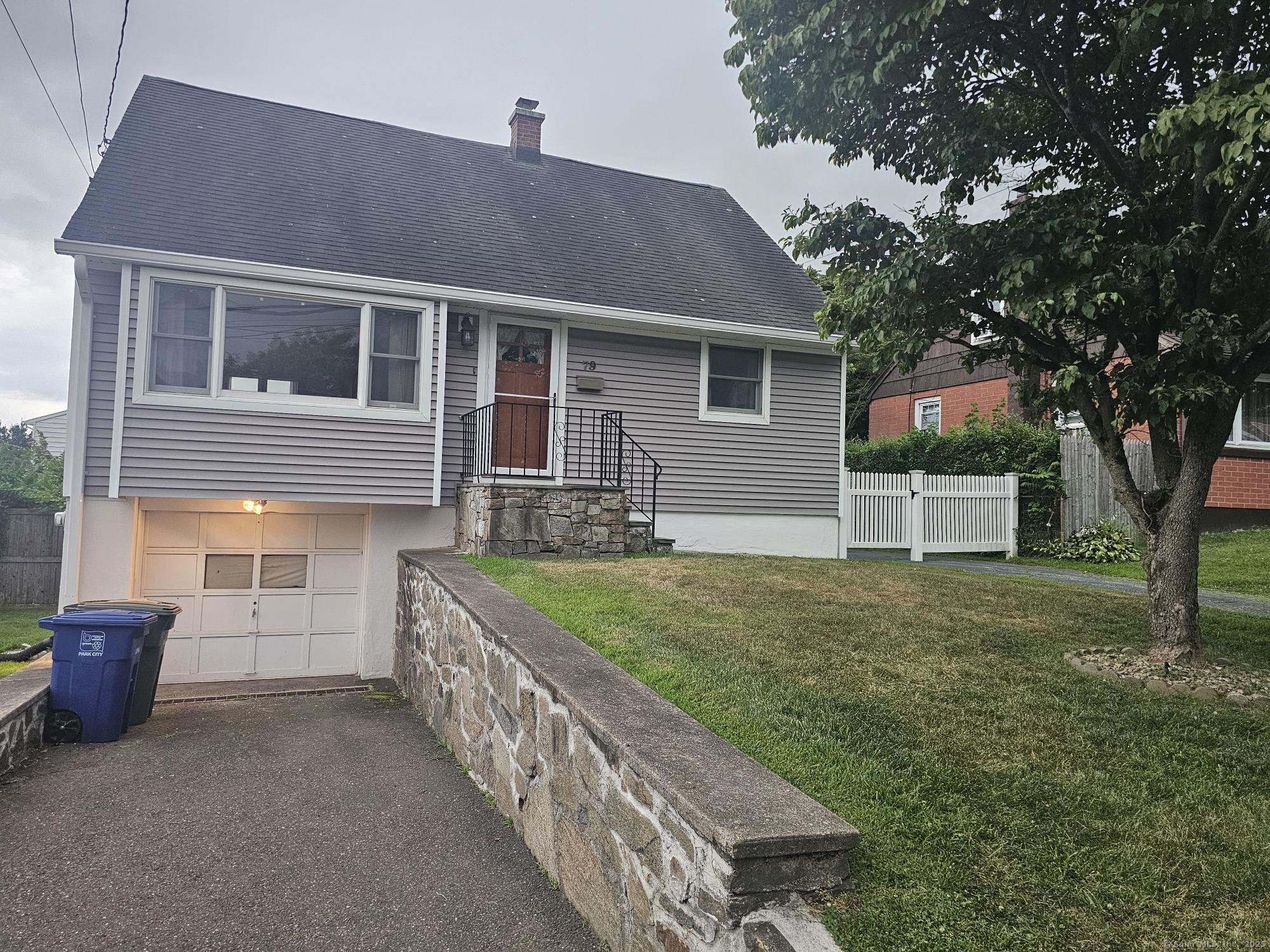 Property Photo:  79 Hollywood Avenue  CT 06606 