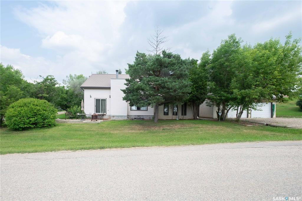 Property Photo:  501 Bank Street  SK S0G 4L0 