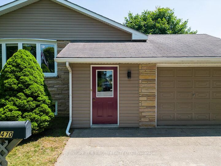 Property Photo:  470 Wellington Street E  ON N0G 2L2 