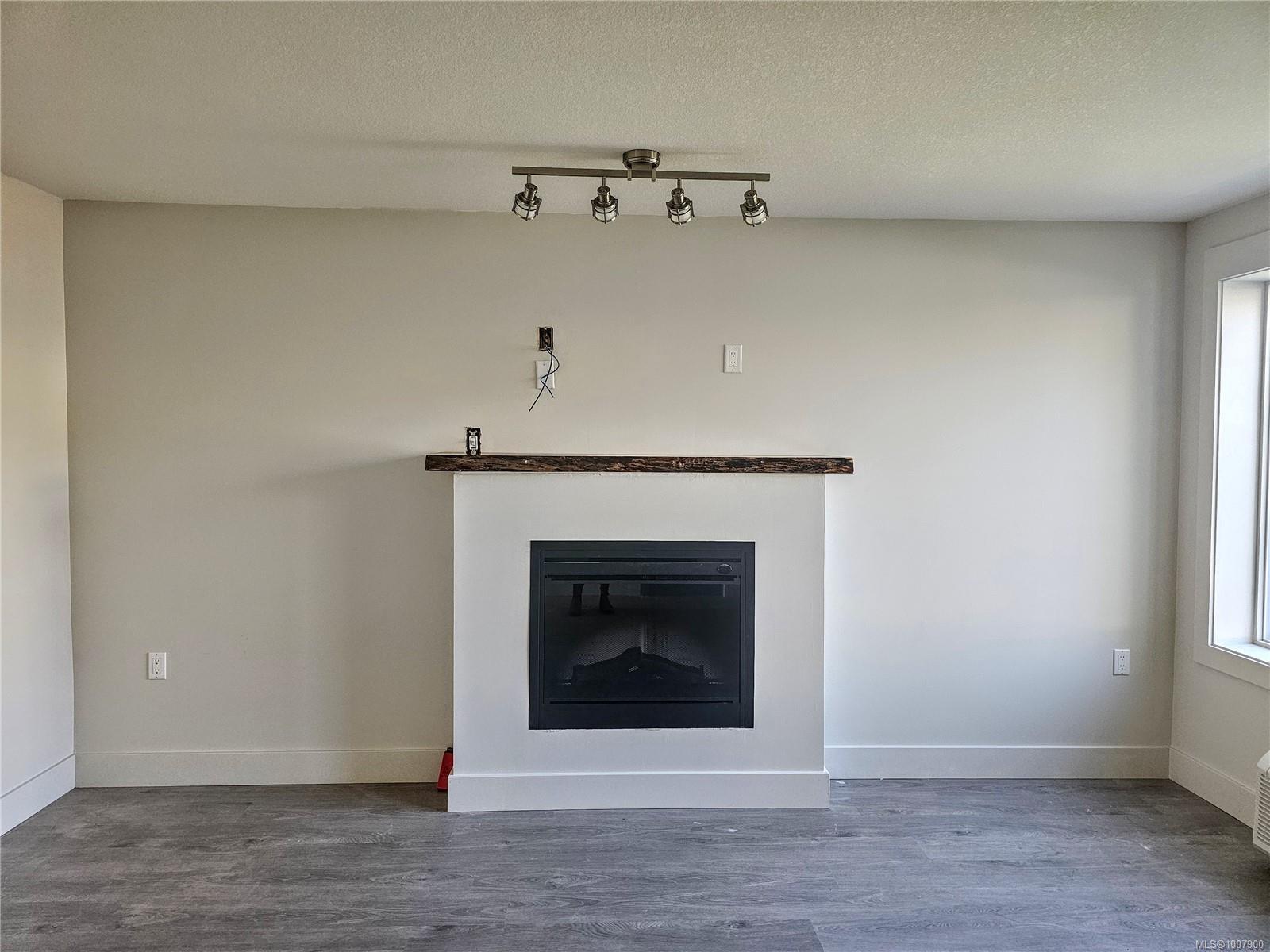 Property Photo: 495 Nicol St BC V9R 4T5